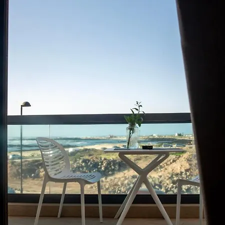 Cozy 1 Bedroom With Sea View Διαμέρισμα